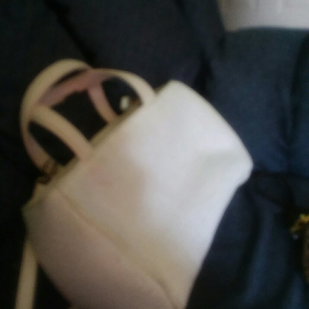 Kenneth Cole - Picture 4 of 8